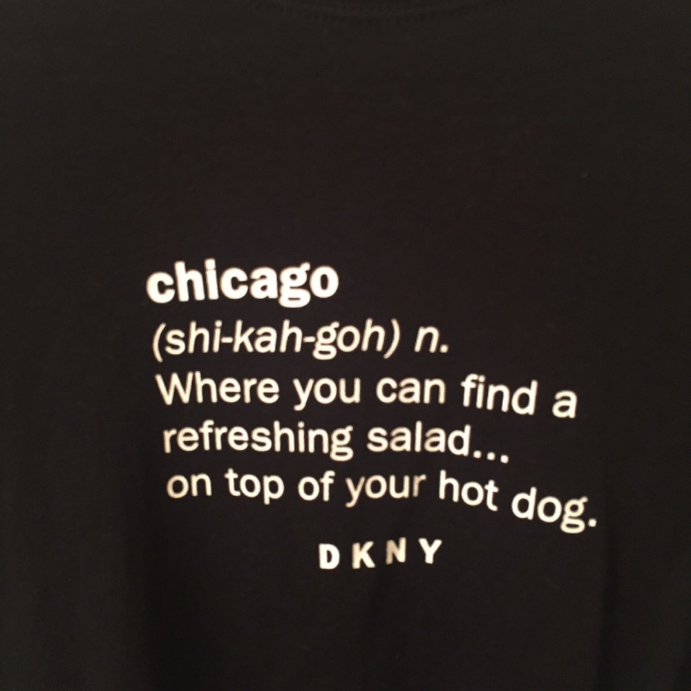 DKNY Chicago hot dog black t shirt XS